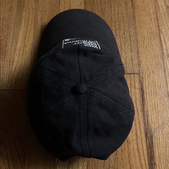 The North Face Hat Black Unisex Ball Cap “Walls Are Meant For Climbing” - Picture 4 of 4